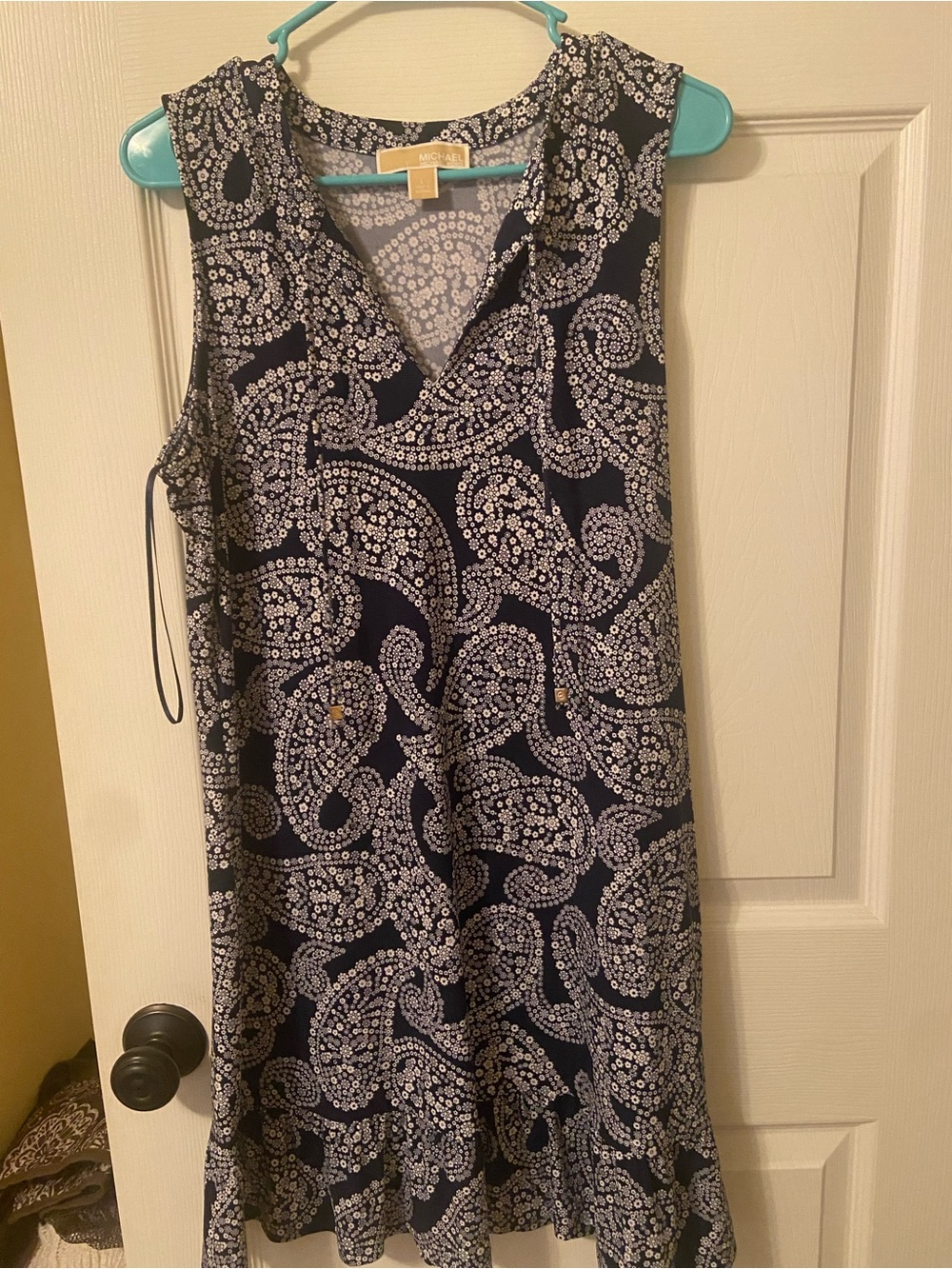 Michael Kors dress - size large
Navy and white print